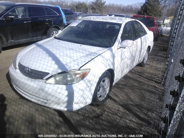 4T1BF32K02U007836 - 2002 TOYOTA CAMRY LE/XLE/SE WHITE photo 2