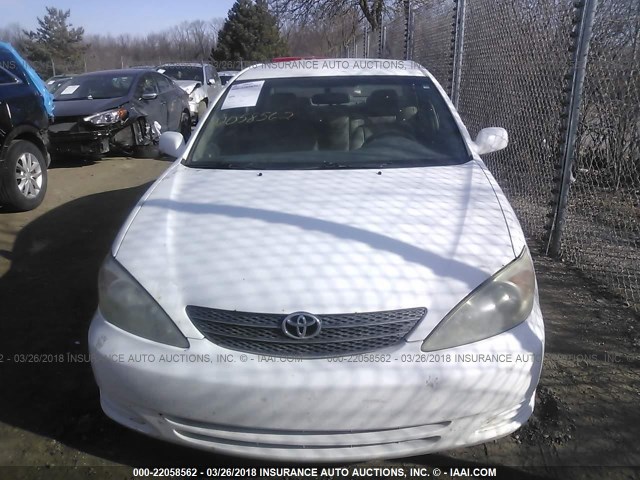 4T1BF32K02U007836 - 2002 TOYOTA CAMRY LE/XLE/SE WHITE photo 6
