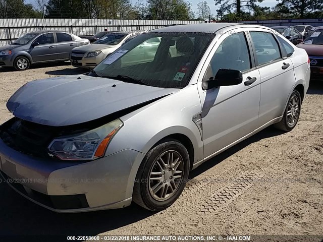 1FAHP35N58W172656 - 2008 FORD FOCUS SE/SEL/SES SILVER photo 2