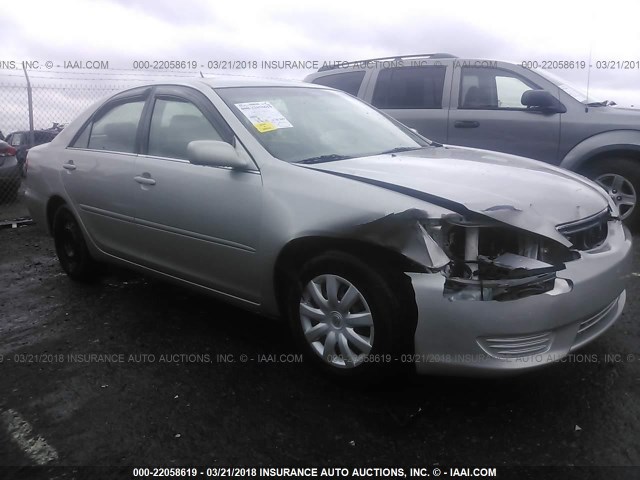 4T1BE32K35U408868 - 2005 TOYOTA CAMRY LE/XLE/SE ვერცხლისფერი ფოტო 1