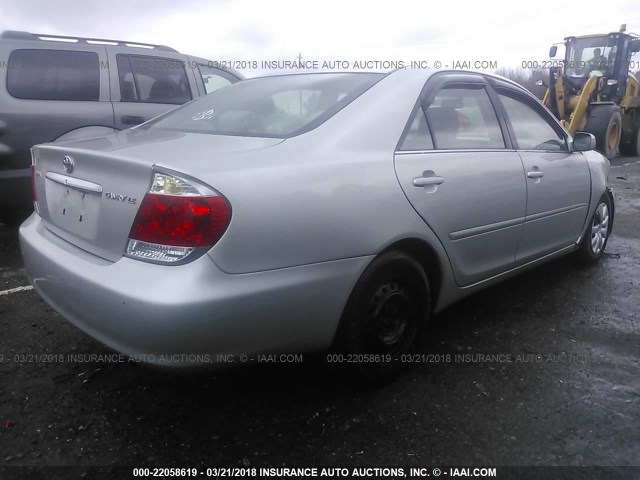 4T1BE32K35U408868 - 2005 TOYOTA CAMRY LE/XLE/SE ვერცხლისფერი ფოტო 4
