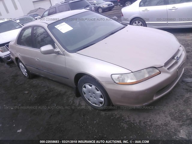 1HGCG6654YA073331 - 2000 HONDA ACCORD LX Champagne photo 1