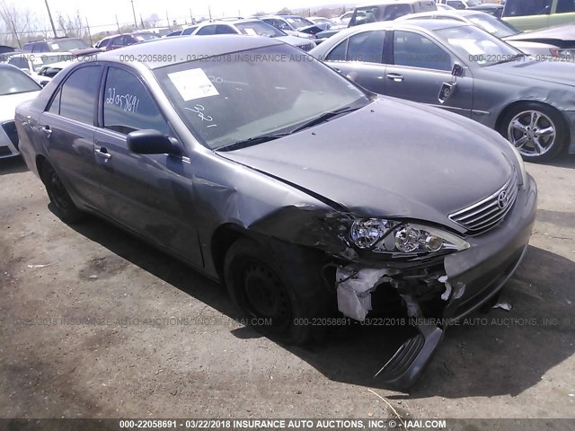 4T1BE32K95U968801 - 2005 TOYOTA CAMRY LE/XLE/SE GRAY photo 1