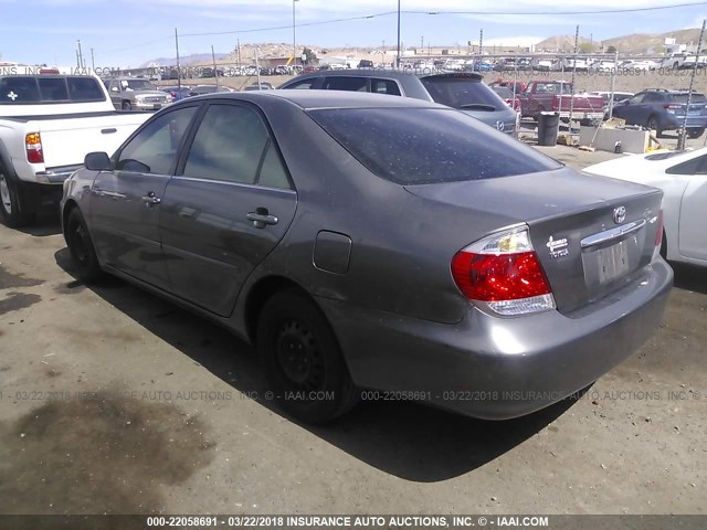 4T1BE32K95U968801 - 2005 TOYOTA CAMRY LE/XLE/SE GRAY photo 3