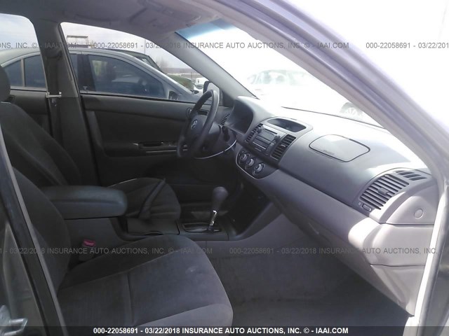 4T1BE32K95U968801 - 2005 TOYOTA CAMRY LE/XLE/SE GRAY photo 5