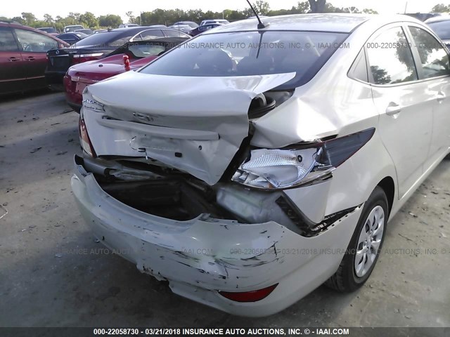 KMHCT4AE0GU961587 - 2016 HYUNDAI ACCENT SE WHITE photo 6