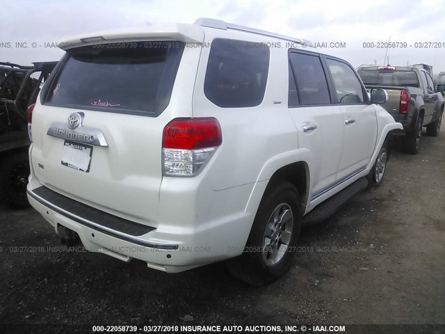 JTEBU5JR0C5078384 - 2012 TOYOTA 4RUNNER SR5/LIMITED/TRAIL WHITE photo 4