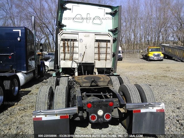 3AKJGLD59ESFU6499 - 2014 FREIGHTLINER CASCADIA 125  GREEN photo 8