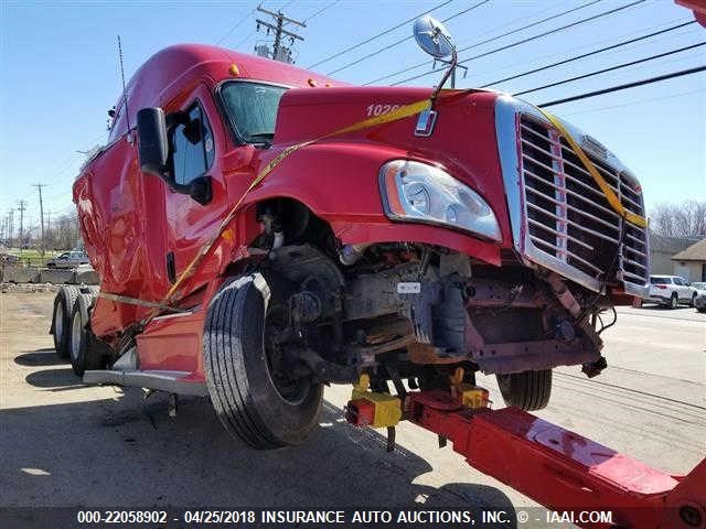 1FUJGLBG0CLBC8227 - 2012 FREIGHTLINER CASCADIA 125  RED photo 2
