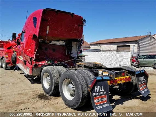 1FUJGLBG0CLBC8227 - 2012 FREIGHTLINER CASCADIA 125  RED photo 4