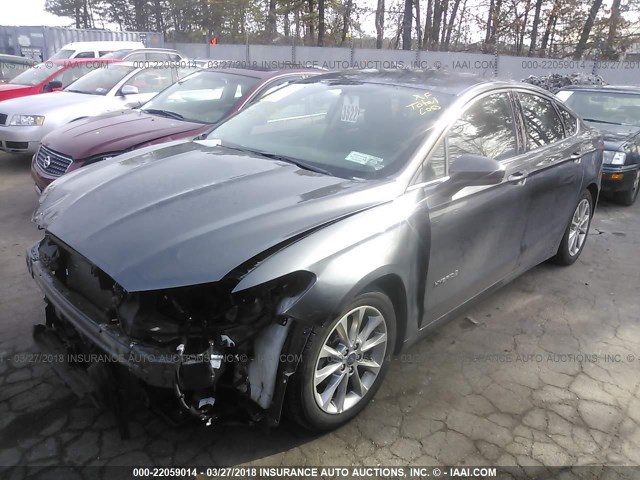 3FA6P0LU8HR218533 - 2017 FORD FUSION SE HYBRID GRAY photo 2