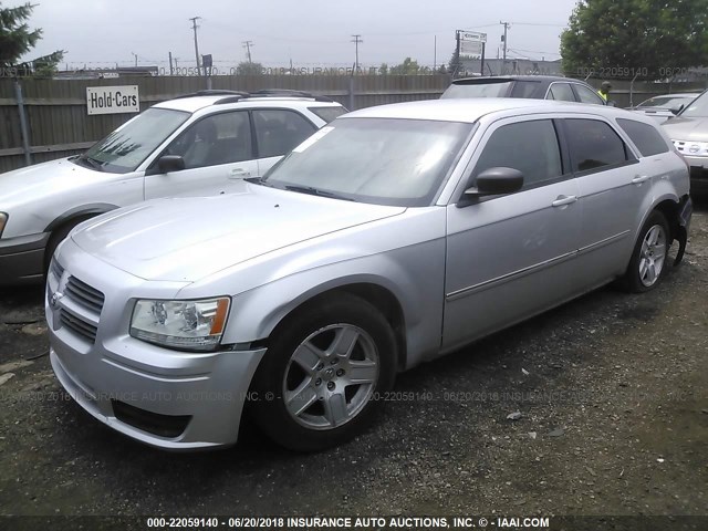 2D4FV47T28H190056 - 2008 DODGE MAGNUM SILVER photo 2