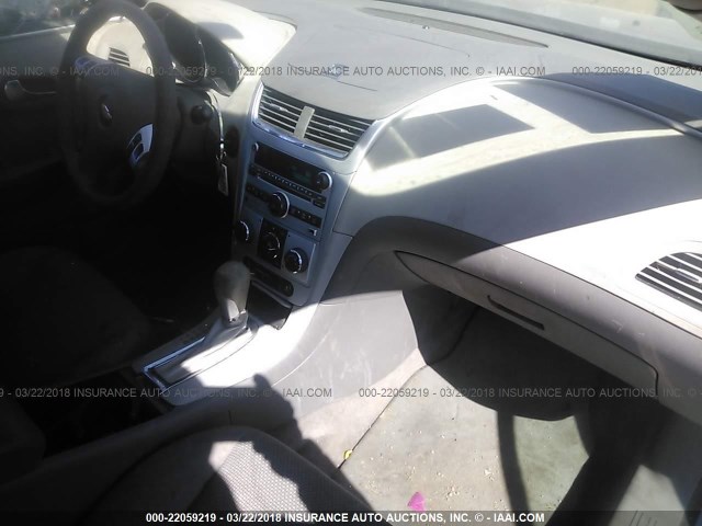 1G1ZC5EUXCF122611 - 2012 CHEVROLET MALIBU 1LT SILVER photo 5