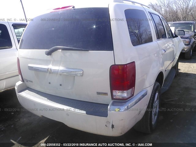 1A8HW58P97F515675 - 2007 CHRYSLER ASPEN LIMITED WHITE photo 4