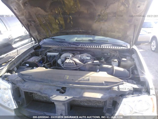 5LMFU27R94LJ06670 - 2004 LINCOLN NAVIGATOR 灰色 照片 10