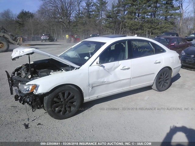 KMHFC46FX9A393397 - 2009 HYUNDAI AZERA SE/LIMITED WHITE photo 2