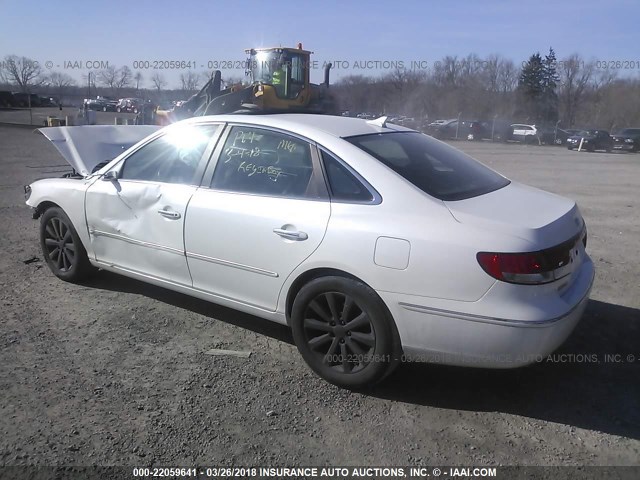 KMHFC46FX9A393397 - 2009 HYUNDAI AZERA SE/LIMITED WHITE photo 3