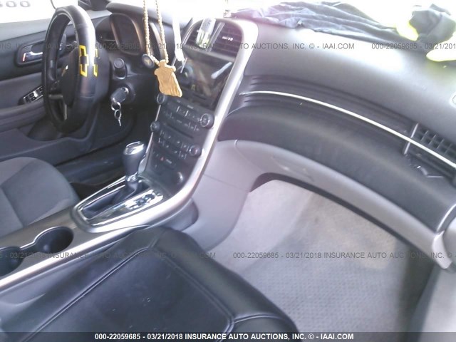 1G11A5SAXDF289839 - 2013 CHEVROLET MALIBU LS ვერცხლისფერი ფოტო 5