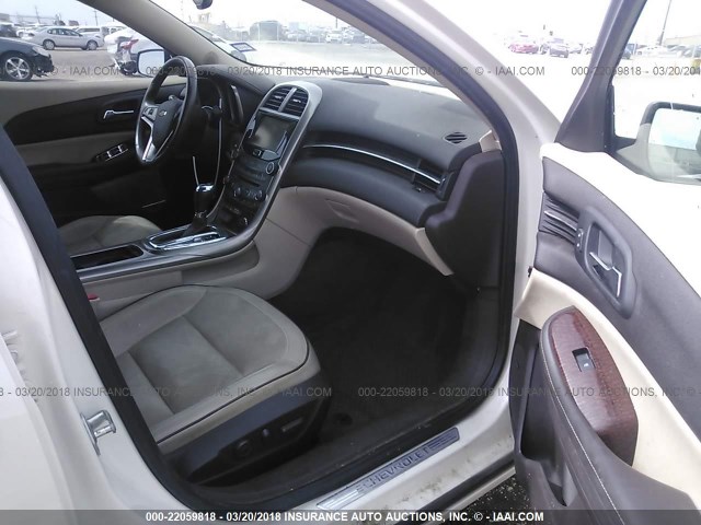 1G11H5SA9DF140768 - 2013 CHEVROLET MALIBU LTZ WHITE photo 5