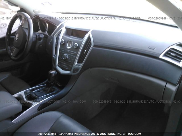 3GYFNDEY9AS536032 - 2010 CADILLAC SRX LUXURY COLLECTION SILVER photo 5