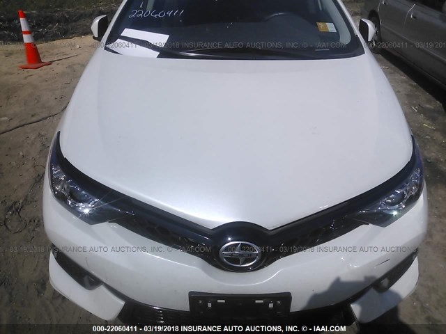 JTNKARJE4GJ504765 - 2016 TOYOTA SCION IM WHITE photo 6