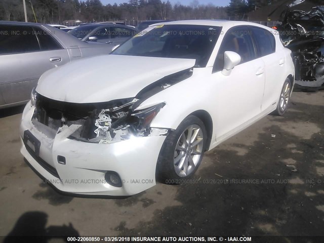 JTHKD5BH0C2085572 - 2012 LEXUS CT 200 WHITE photo 2