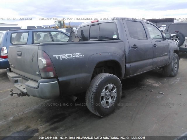 5TFLU4EN7DX082142 - 2013 TOYOTA TACOMA DOUBLE CAB ნაცრისფერი ფოტო 4