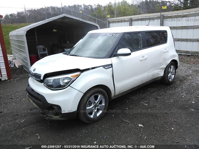 KNDJN2A24H7465238 - 2017 KIA SOUL WHITE photo 2