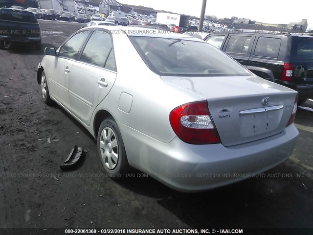 4T1BE32K53U675152 - 2003 TOYOTA CAMRY LE/XLE/SE ვერცხლისფერი ფოტო 3