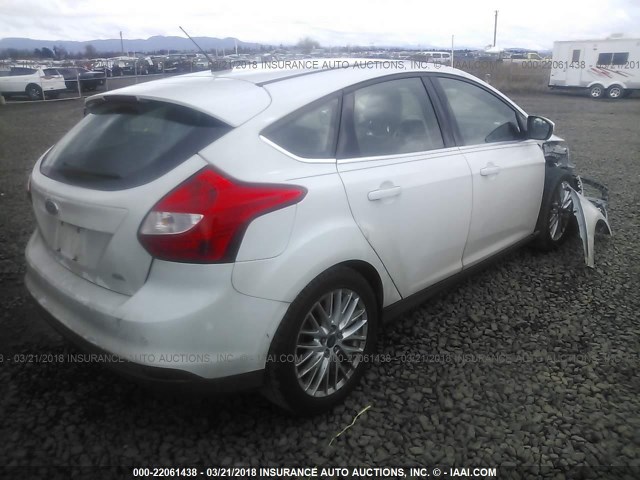 1FAHP3M25CL176210 - 2012 FORD FOCUS SEL WHITE photo 4