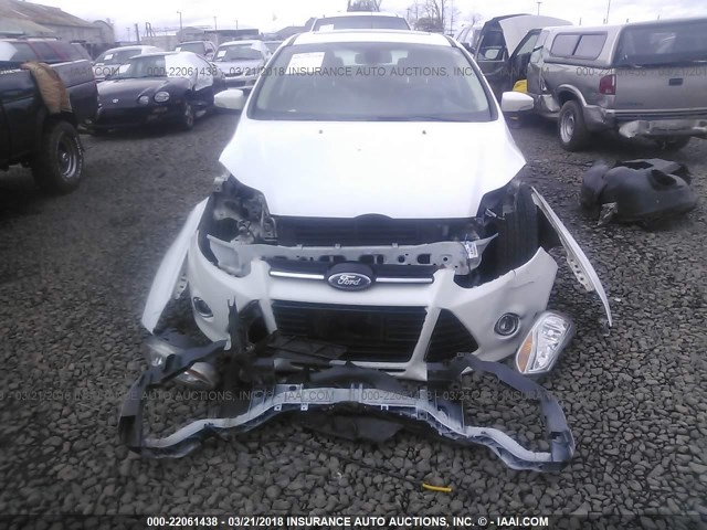 1FAHP3M25CL176210 - 2012 FORD FOCUS SEL WHITE photo 6