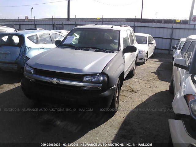 1GNDS13SX52371264 - 2005 CHEVROLET TRAILBLAZER LS/LT SILVER photo 2