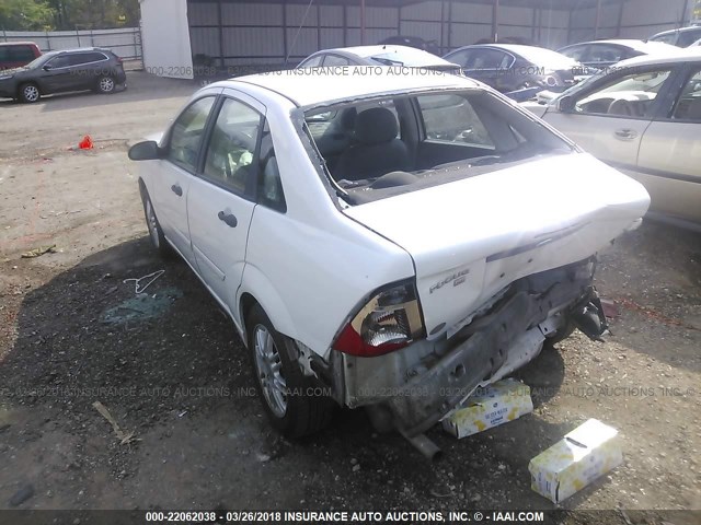 1FAFP34NX7W128126 - 2007 FORD FOCUS ZX4/S/SE/SES 白色 照片 3