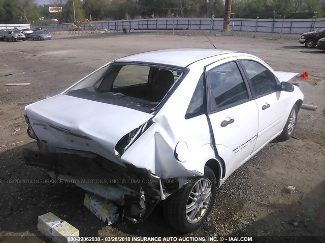 1FAFP34NX7W128126 - 2007 FORD FOCUS ZX4/S/SE/SES 白色 照片 4