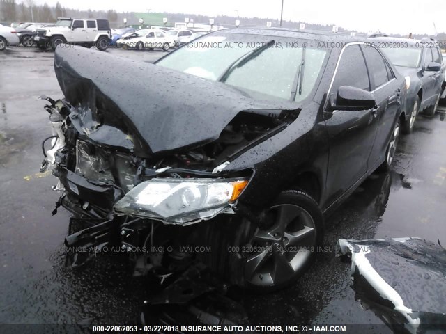 4T1BF1FK7CU190653 - 2012 TOYOTA CAMRY SE/LE/XLE BLACK photo 2