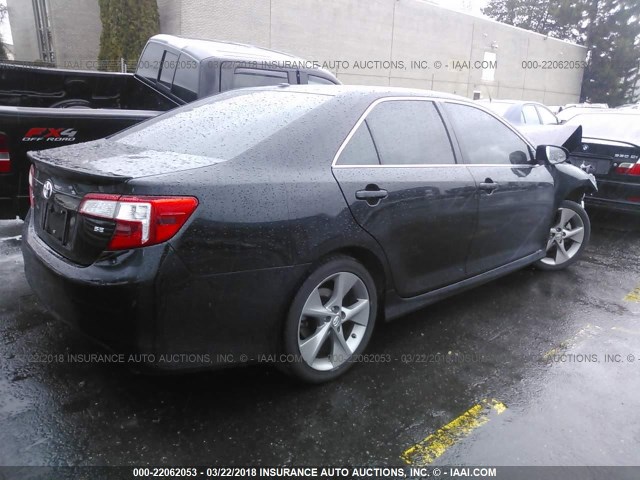 4T1BF1FK7CU190653 - 2012 TOYOTA CAMRY SE/LE/XLE BLACK photo 4