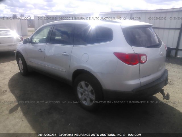 1GNEV23D79S116001 - 2009 CHEVROLET TRAVERSE LT SILVER photo 3