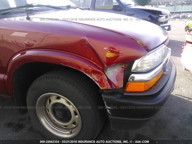 1GCCS145718230995 - 2001 CHEVROLET S TRUCK S10 RED photo 6