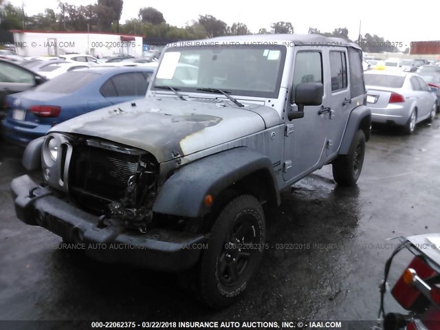 1C4BJWDG6GL342240 - 2016 JEEP WRANGLER UNLIMITE SPORT SILVER photo 2