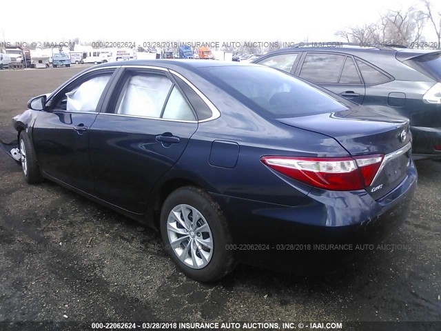 4T4BF1FK1GR544386 - 2016 TOYOTA CAMRY LE/XLE/SE/XSE BLUE photo 3