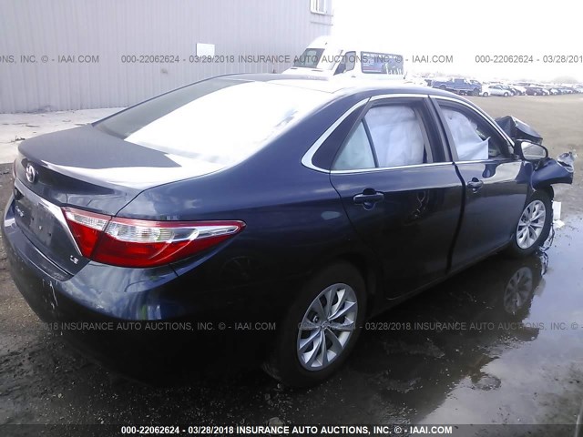 4T4BF1FK1GR544386 - 2016 TOYOTA CAMRY LE/XLE/SE/XSE BLUE photo 4
