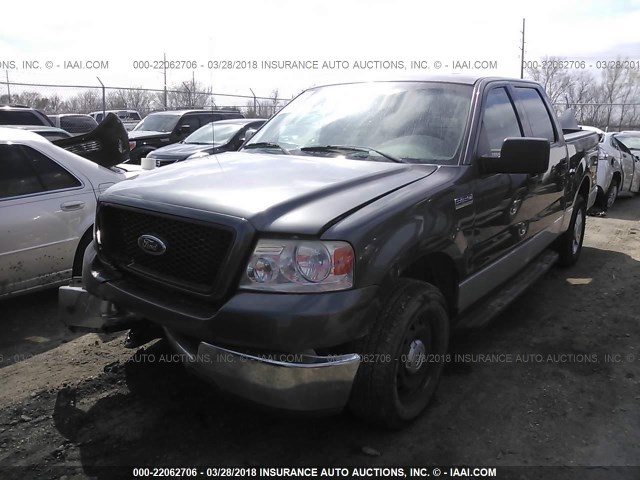 1FTRW12W94FA00224 - 2004 FORD F150 SUPERCREW GRAY photo 2