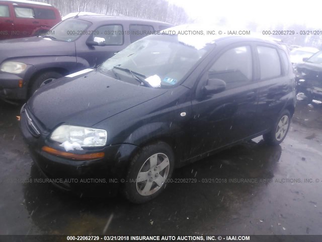 KL1TD66686B615674 - 2006 CHEVROLET AVEO LS BLACK photo 2