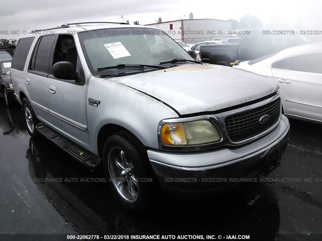 1FMRU15L7YLC17619 - 2000 FORD EXPEDITION XLT SILVER photo 1