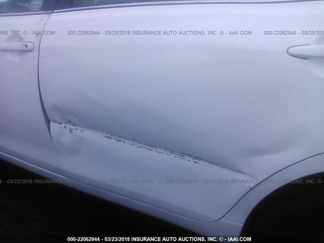 4T4BE46K69R112481 - 2009 TOYOTA CAMRY SE/LE/XLE WHITE photo 6