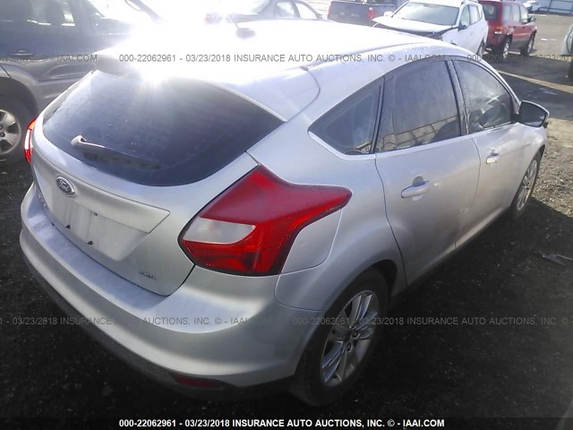 1FAHP3M23CL190199 - 2012 FORD FOCUS SEL SILVER photo 4