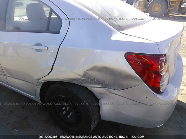 1G1JA5SH2F4145858 - 2015 CHEVROLET SONIC LS SILVER photo 6