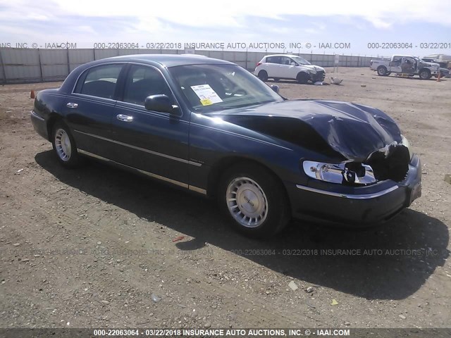 1LNFM81W3WY637695 - 1998 LINCOLN TOWN CAR EXECUTIVE BLUE photo 1