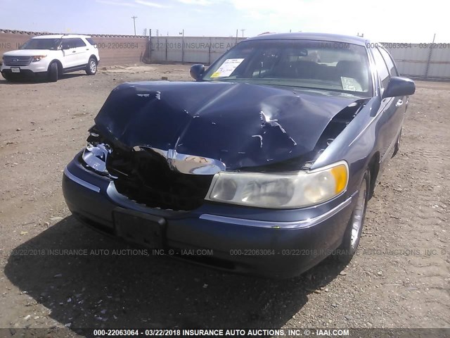 1LNFM81W3WY637695 - 1998 LINCOLN TOWN CAR EXECUTIVE BLUE photo 6