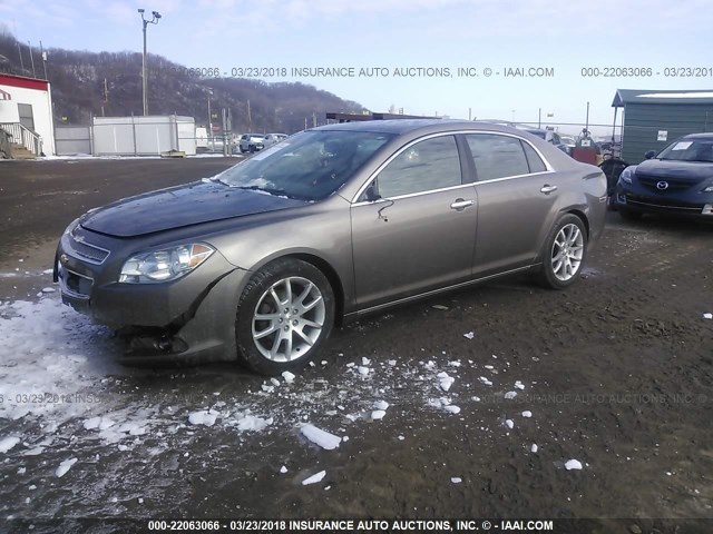 1G1ZE5E7XAF143945 - 2010 CHEVROLET MALIBU LTZ 金色 照片 2